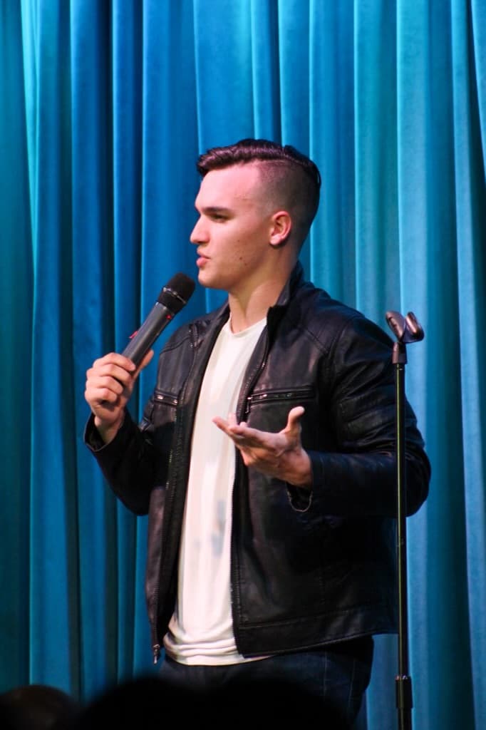 Nate Roscoe performing live (3)
